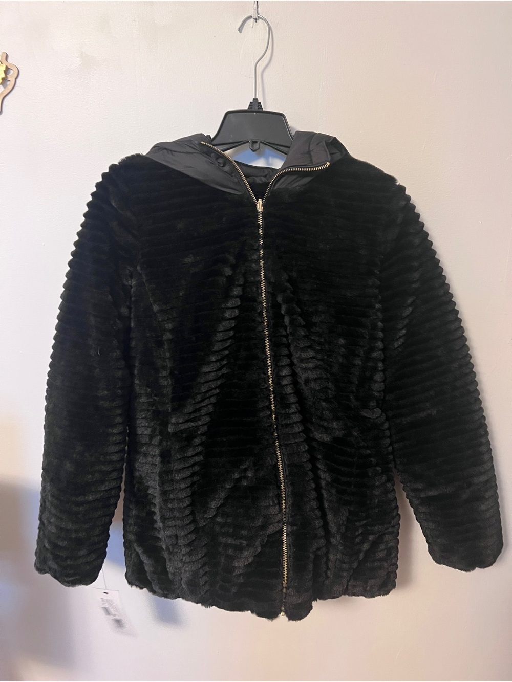 Via Spiga Black Ribbed Faux-Fur Hooded Zip Jacket